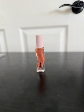 Gisou Lip Oil Shade Glazed Plum